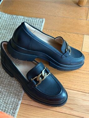 Naturalizer Black Leather Chain-Trim Platform Loafers